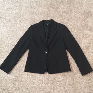Louben black blazer with single button front